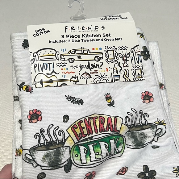 FRIENDS Central Perk White Floral Kitchen Set Dish Towel Oven Mitt NWT - Picture 5 of 5